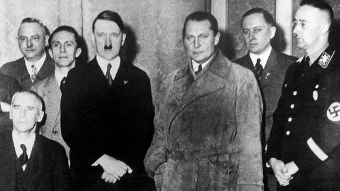 Adolf Hitler vid maktövertagandet 1933.