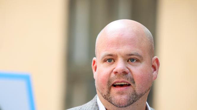 Förra veckan gick landsbygdsminister Peter Kullgren ut med ett kritiserat klimatsutspel på Facebook.