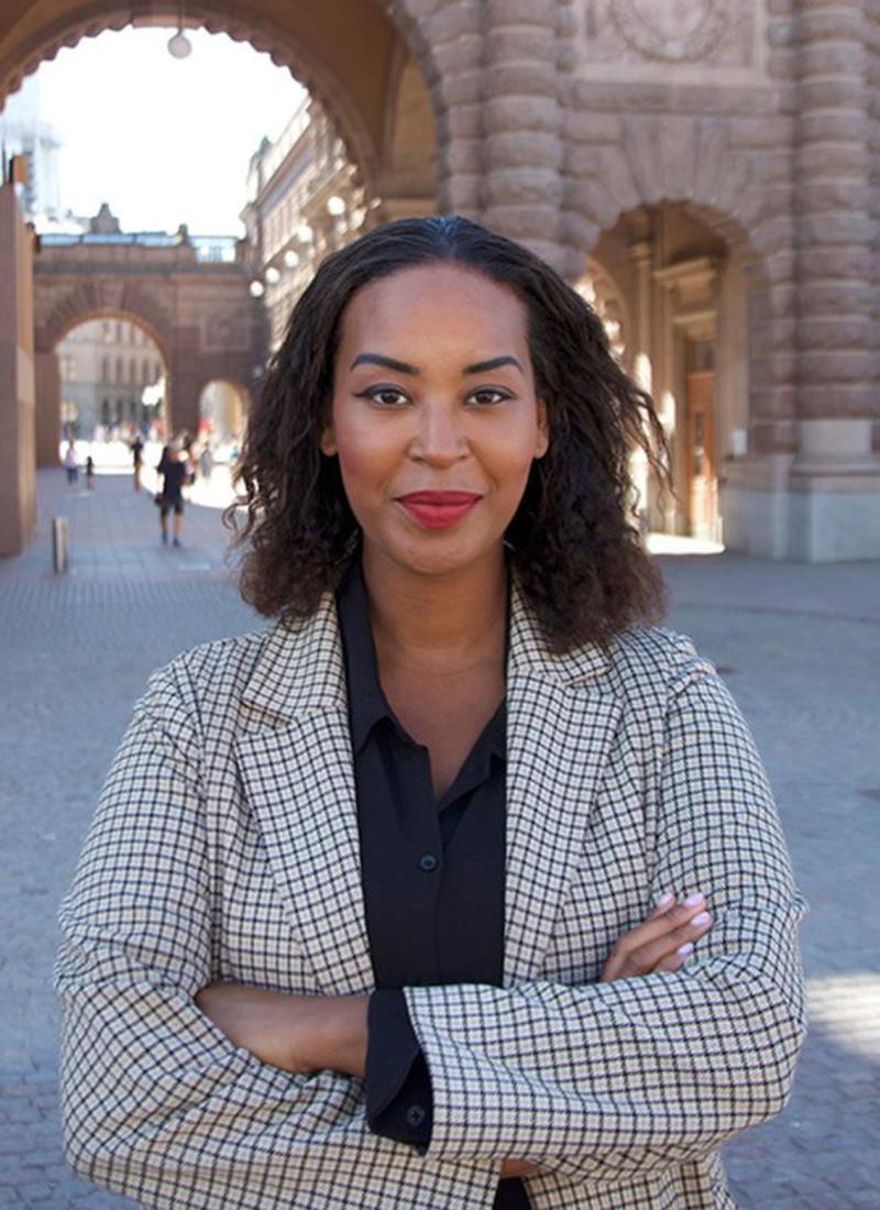 Er xotinining dugonasini sikishini onlayn tomosha qilmoqda Hech qachon soqolini qilmagan