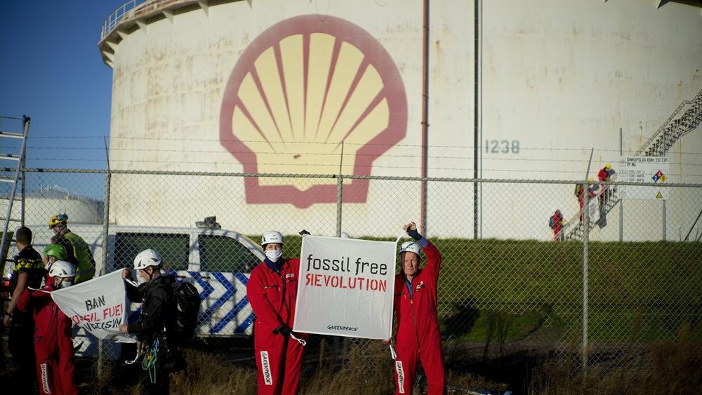Frans Langerak Shell Hotet från Shell: Sluta protestera eller betala miljontals i böter ...