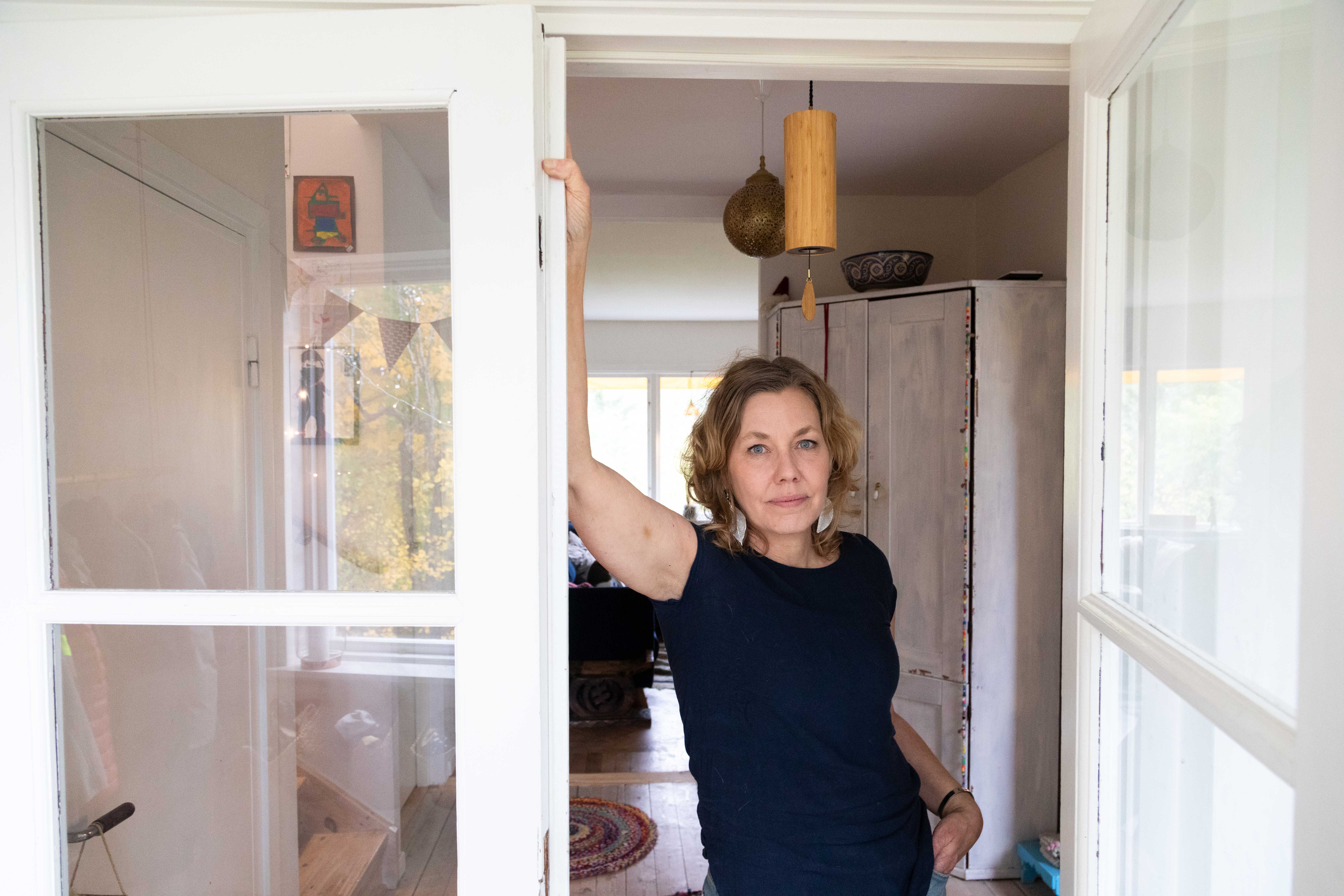 Två år har gått sedan Marie tvingades lämna sitt jobb på Energimyndigheten. Nu går fallet upp i rätten.