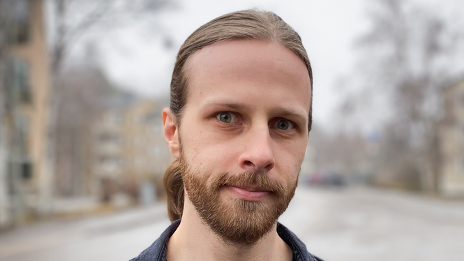 Carl Dackeby, kampanjare på Skiftet, organisationen bakom kampanjen jobbamindre.nu.
