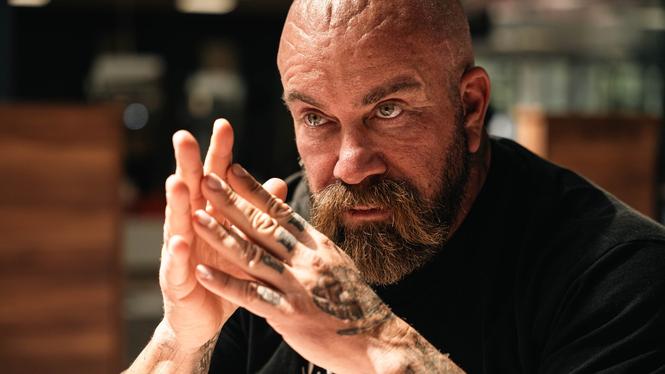 Jan Emanuel uppges skapa ett bilprogram med namnet ”Motormännen” – ett namn som redan är starkt förknippat med en organisation.