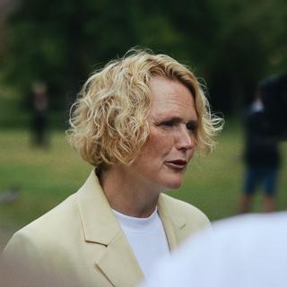 Centerledaren Anna-Karin Hatt i Almedalsparken.