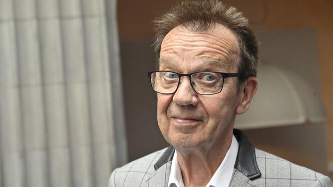 Björn Skifs lägger ned karriären på grund av sin sjukdom.