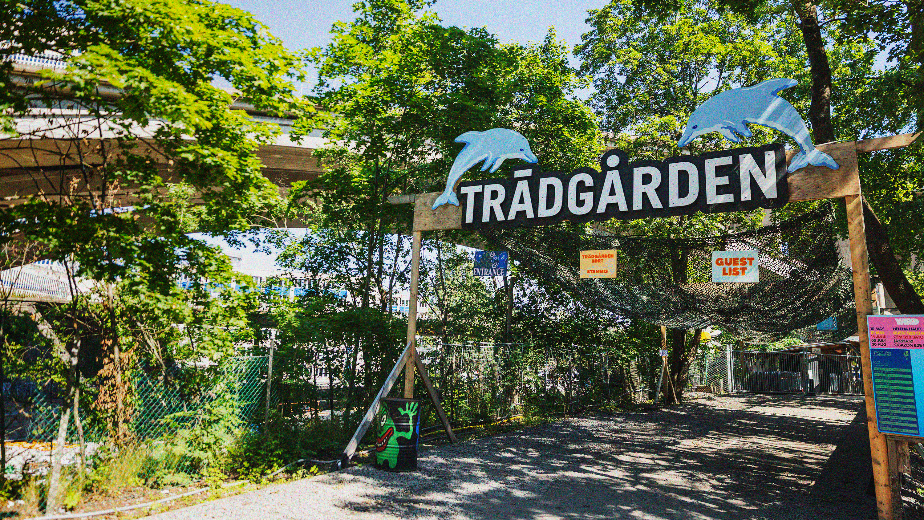 Ingången till klubben Trädgården i Stockholm.