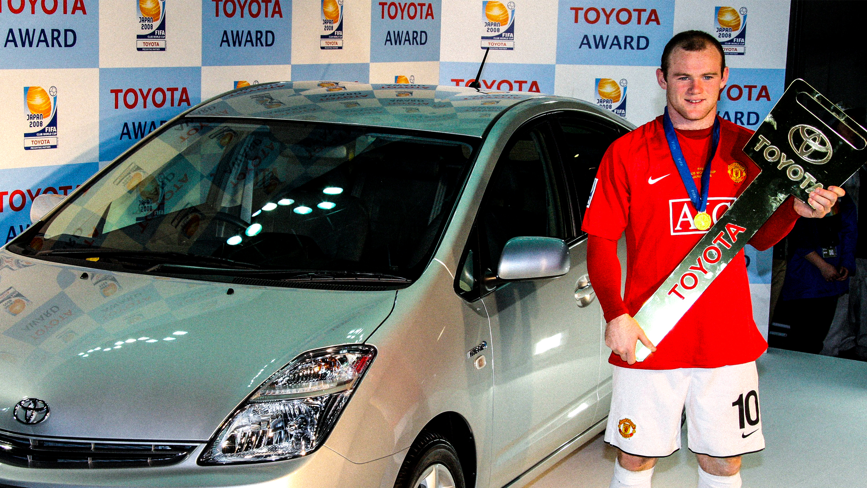 Wayne Rooney under klubblags-vm i Japan 2008. Han utsågs till turneringens spelare och vann en Toyota Prius hybridbil.