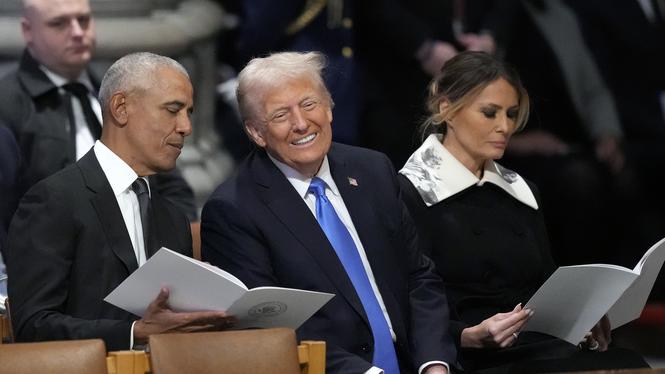 Barack Obama och Donald Trumo vid begravningen för Jimmy Carter.