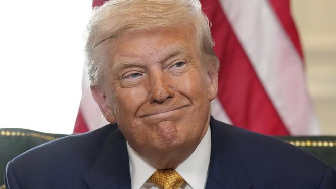Donald Trump under söndagens möte med EU-kommissionens ordförande Ursula von der Leyen. 