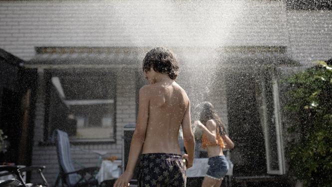 Bevattning och lek med vattenspridare förbjuds ofta när sommartorka råder.