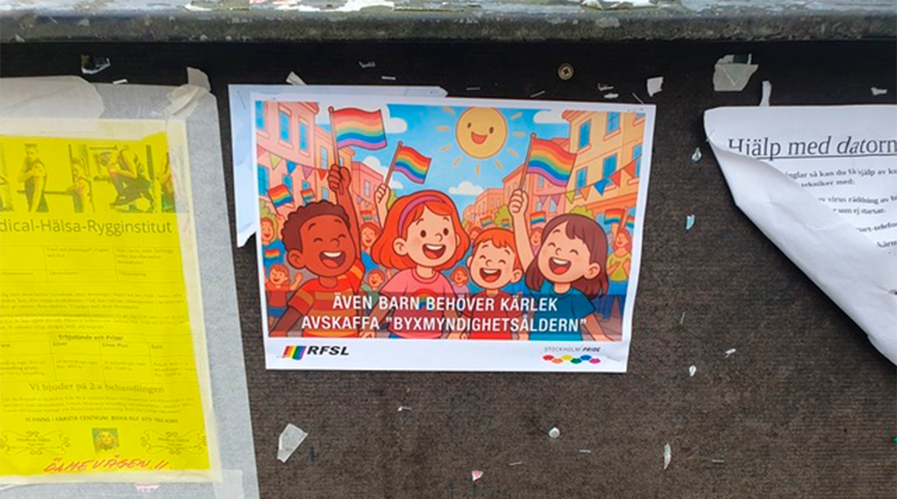 "Man försöker få det att framstå som att vi är pedofiler", säger RFSL:s kommunikationschef Felix König om de falska affischer som satts upp i södra Stockholm.