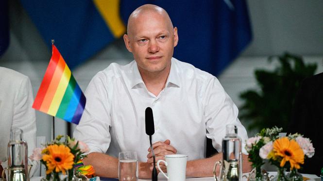 Finansmarknadsminister Niklas Wykman (M) vid regeringens sommarfika i Rosenbads pressrum.