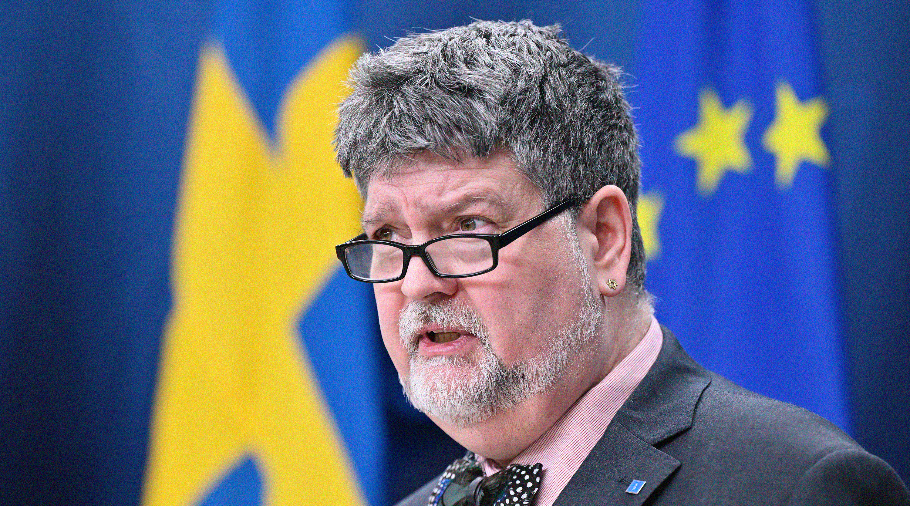 Magnus Jacobsson (KD) är en av politikern från Tidöpartierna som är kritisk mot regeringens besked om att få EU att frysa handelsavtalet med Israel.