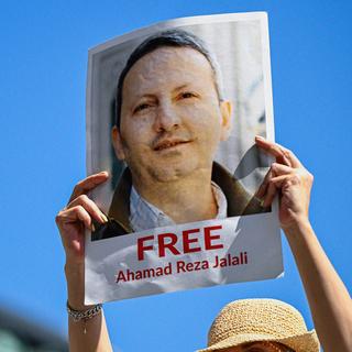 Bild på den svensk-iranske forskaren Ahmadreza Djalali som sitter fängslad i Iran.
