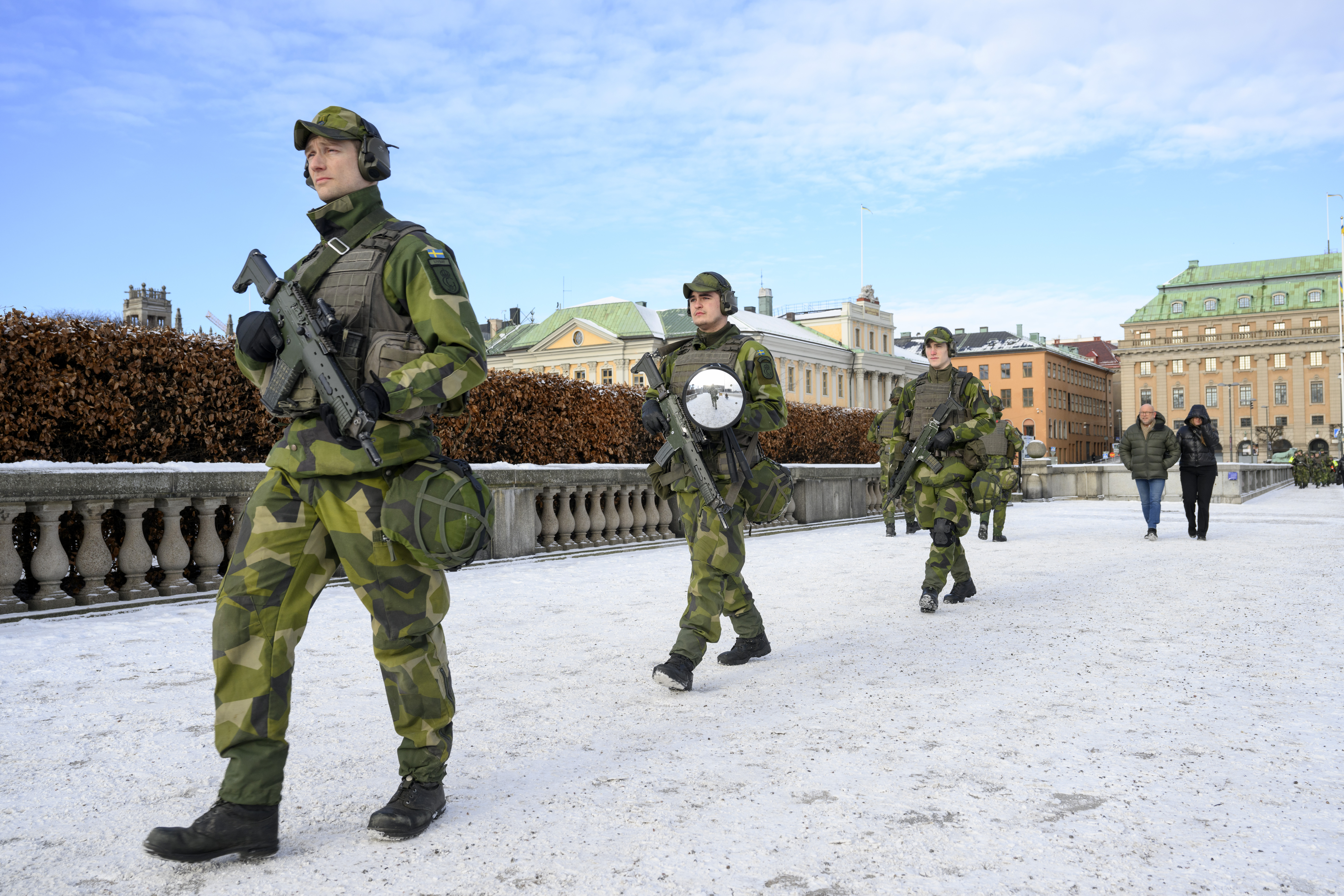 Försvarsmakten övar i centrala Stockholm.
 