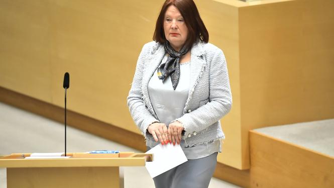 ”Ebba Busch leder ett parti som haft kontinuerliga möten med och besök hos de illegala bosättarna i Israel”, säger Lotta Johnsson Fornarve (V).