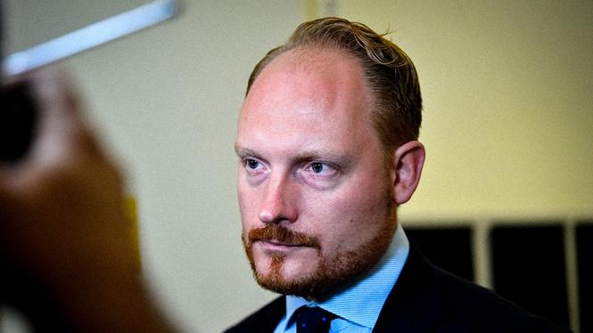 Aron Emilsson (SD), utrikesutskottets ordförande, efter utskottets extrainsatta sammanträde på fredagen.