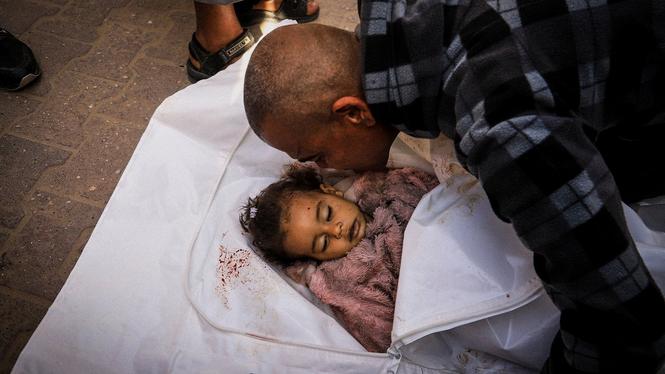 Ahlam Seiam skulle fylla ett om några dagar. Istället dödades hon av Israel. Bilden är tagen av Mariam Dagga. Även hon har nu dödats av Israel. Mariam Dagga dog i sällskap av fyra andra journalister.