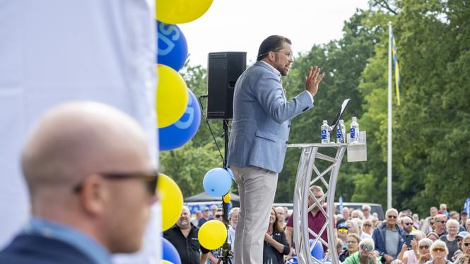 En partiledare, ett sommartal i Sölvesborg – och en högst levande lögnproduktion.