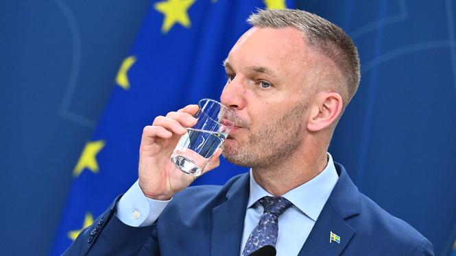 Civilminister Erik Slottner (KD) avvisar Fagerstas krav på åtgärder mot social dumpning.