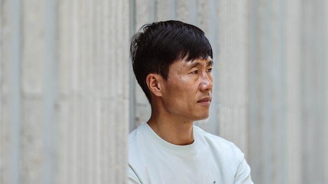 Ex-soldaten Yeongnam Eom ger ett unikt vittnesmål inifrån Nordkorea.
