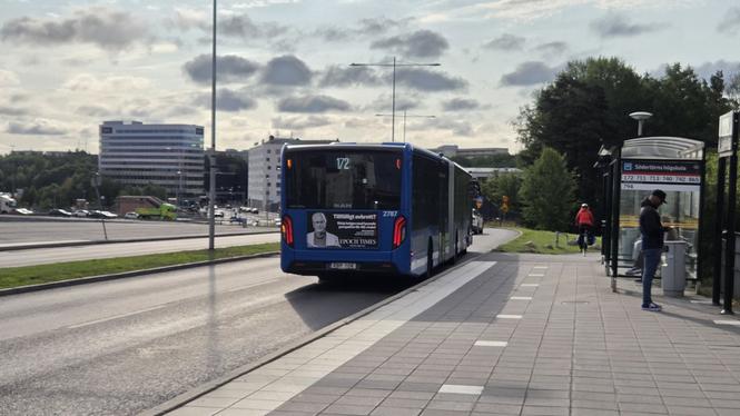 Klimatförnekande Epoch Times annonserar hos SL – och trafikregionrådet Anton Fendert (MP) har inga planer på att stoppa det.