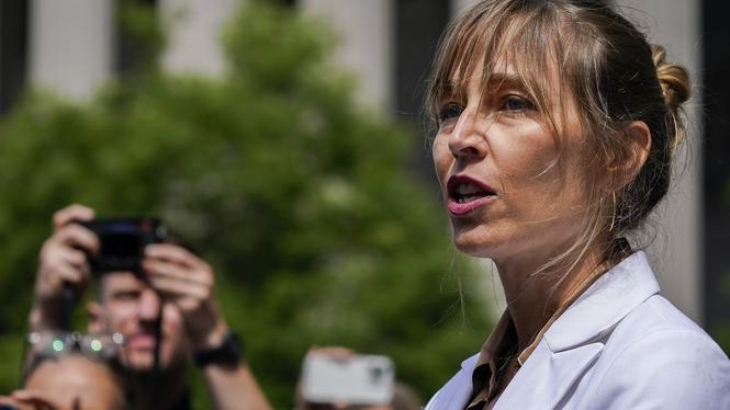 Annie Farmer, ett av de offer som trätt fram, säger att många fler än Jeffrey Epstein själv deltog i de sexuella övergreppen.
