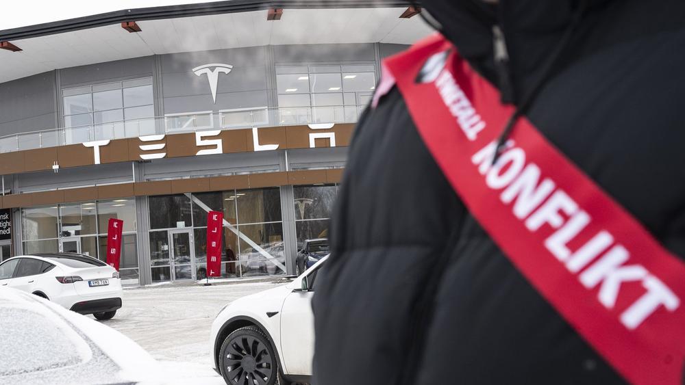 Elektrikerna utökar Tesla-konflikten