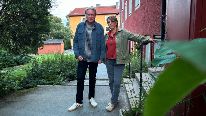 Ditta Bongenhielm och Johan Kullenberg har en son med autism, lindrig intellektuell funktionsnedsättning och språksvårigheter. De flyttade till Lidingö för att kommunen hade gott rykte, men de är besvikna.