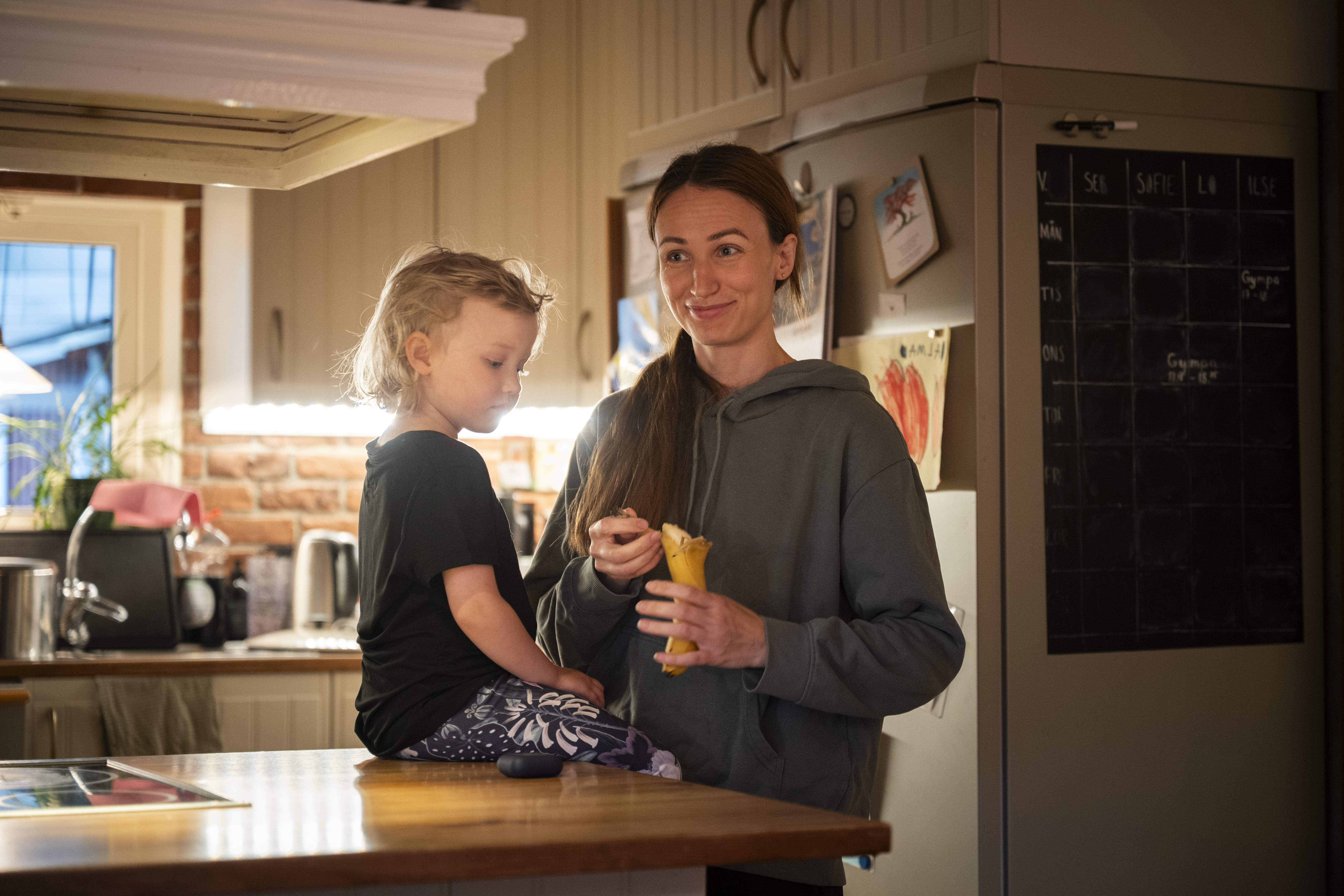 Sofie Henriksson med dottern Ilse efter ett gymnastikpass.