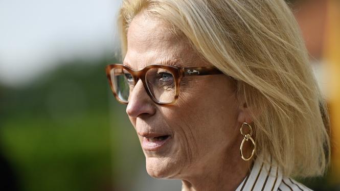 Finansminister Elisabeth Svantesson (M), regeringen och SD föreslår tillfälligt sänkta arbetsgivaravgifter för unga. Arkivbild.