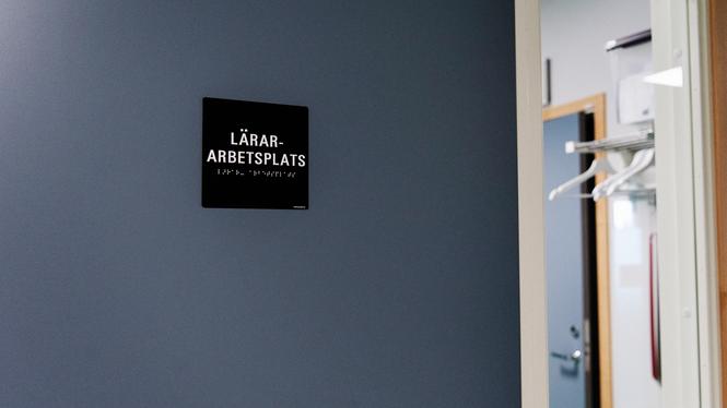Var tredje lärare har utsatts för hot och våld på jobbet.