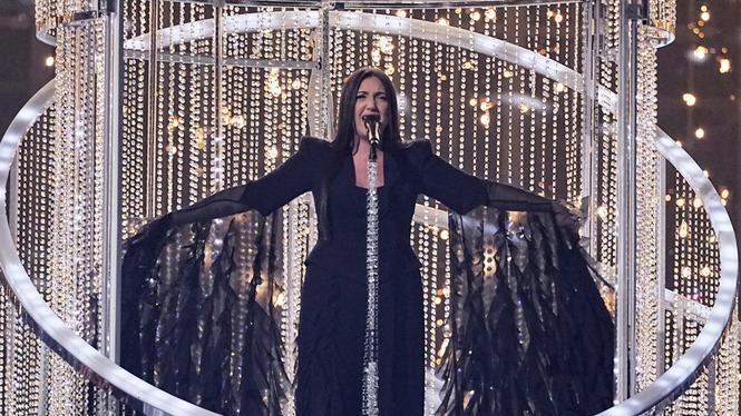 Yuval Raphael från Israel uppträder med låten "New Day Will Rise" under Eurovision song contest 2025.