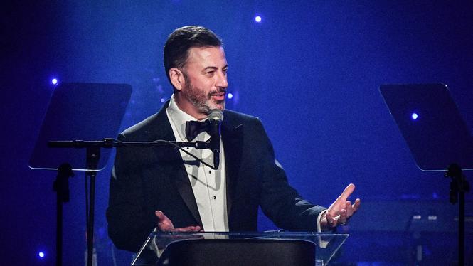 Mediebolag kräver att komikern Jimmy Kimmel bland annat ska be om ursäkt till Charlie Kirks familj.