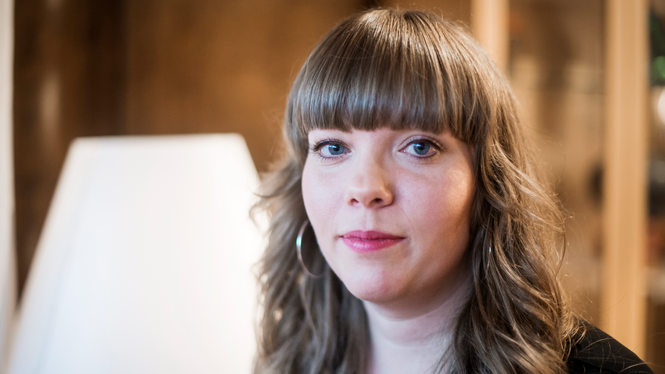 Jenny Wrangborg är aktuell med romanen ”Det oss som saknar ett vi” (Verbal förlag).