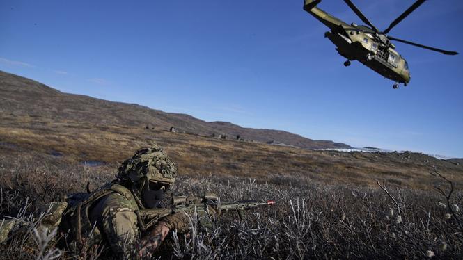Danish military forces participate in an exercise with hundreds of troops from several European NATO members in Kangerlussuaq, Greenland, Wednesday, Sept. 17, 2025. (AP Photo/Ebrahim Noroozi)  ENO108