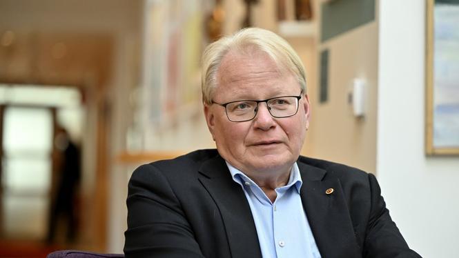 Peter Hultqvist (S)