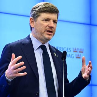 Centerpartiets ekonomiskpolitiska talesperson Martin Ådahl (C), kommenterar budgeten under en pressträff på måndagen.