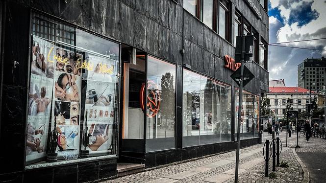 Tiam beauty i Göteborg fick förbud att utföra behandlingar. ”Påtaglig fara för patienters liv”, skriver Ivo i sitt beslut. I dag har kliniken bytt namn och fortsätter erbjuda behandlingar.