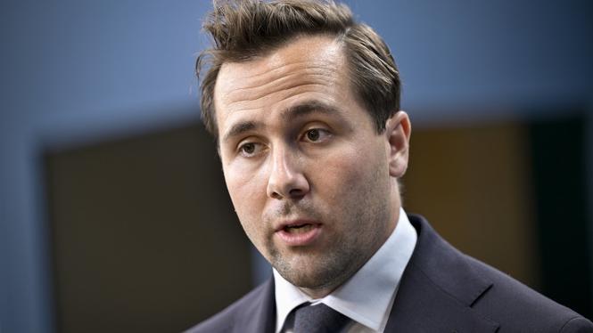 Bistånds- och utrikeshandelsminister Benjamin Dousa (M)-