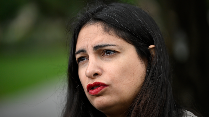 Vänsterpartiets partiledare Nooshi Dadgostar delar Hyresgästföreningen oro efter Socialdemokraternas uttalande.