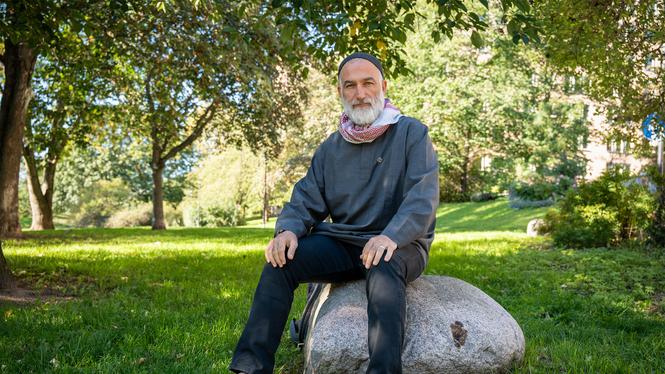 "Vi människor har en anmärkningsvärd förmåga att kunna reparera saker", säger Jihad Youssef som trots allt tror på ett bättre, framtida Syrien.