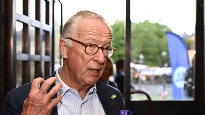 Gunnar Hökmark (M) kan inte heller sätta punkt.