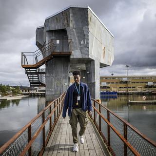 När Hassan Osman Mohamed skaffat ett fast jobb, svänger Migrationsverket i frågan om han har synnerligen ömmande omständigheter – och han riskerar nu utvisning.