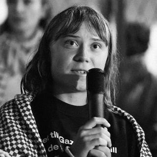 Greta Thunberg berättar i en intervju med Aftonbladet vad hon utsattes för när Israel stoppade hennes fartyg på väg till Gaza.
