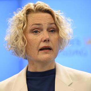 Centerpartiets partiledare Anna-Karin Hatt meddelade under en pressträff att hon avgår.