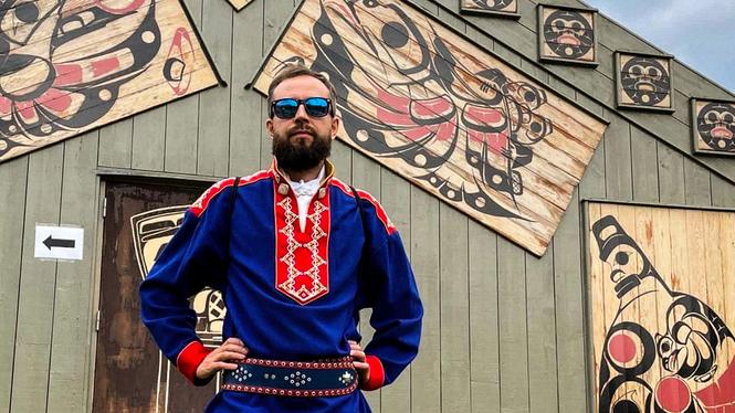 Andrej Zjvavyj bodde tidigare i de ryska samernas huvudstad, Lovozero i Murmanskregionen i Ryssland. Han bor nu i Finland, där han har fått asyl.