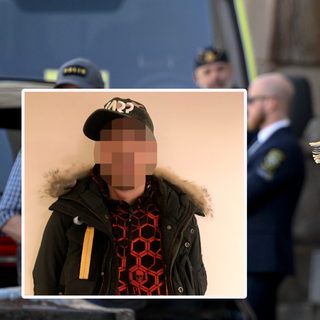 Den misstänkte 24-åringen har häktats i sin frånvaro. Han tros enligt Expressen befinna sig i Iran.