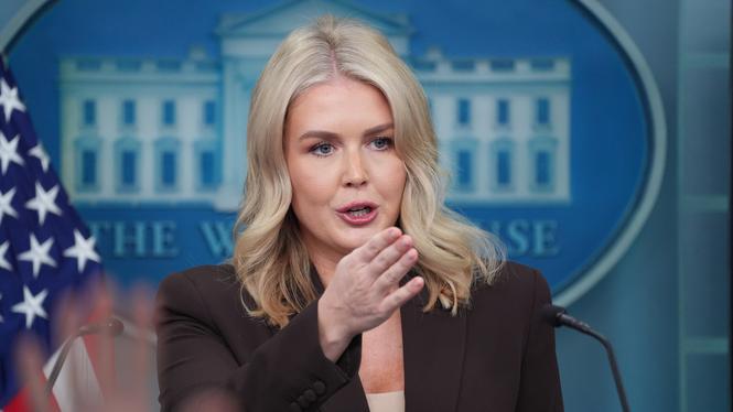 Vita husets pressekreterarre Karoline Leavitt på en pressträff den 6 oktober.