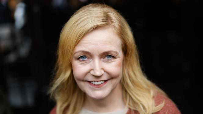 Elisabeth Thand Ringqvist säger att hon inte har bestämt sig än. Men efter att flera favoritkandidater tackat nej pekar allt mer på att den före detta symfonioorkestermusikern tar över partiledarrollen för C.